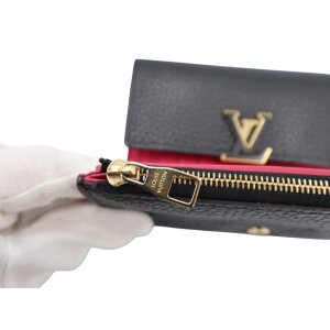 Louis Vuitton Capucines Compact Geldbörse Geldbörsen Louis Vuitton 25