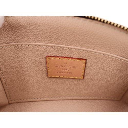 Louis Vuitton Cosmetic Pouch PM Monogram Kleinlederwaren Louis Vuitton 14