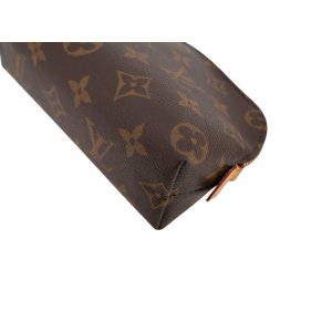 Louis Vuitton Cosmetic Pouch PM Monogram Kleinlederwaren Louis Vuitton 23