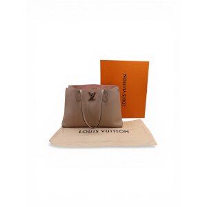 Louis Vuitton Lockme Shopper Greige Handtaschen Louis Vuitton 22