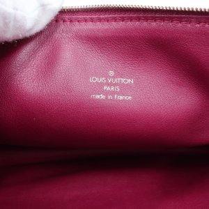 Louis Vuitton Pochette Accessoires Charms Fuchsia Handtaschen Louis Vuitton 32