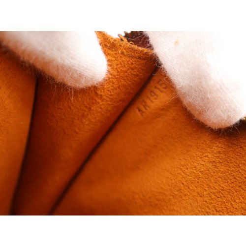 Louis Vuitton Pochette Accessoires Epi Cannelle Handtaschen Louis Vuitton 13