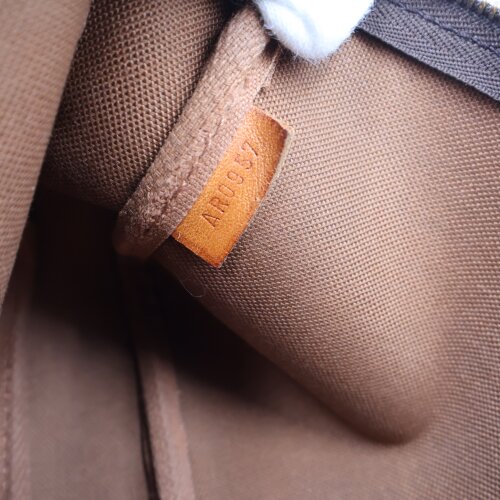 Louis Vuitton Pochette Accessoires Monogram Canvas Handtaschen Louis Vuitton 17