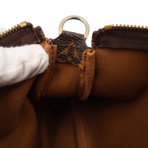 Louis Vuitton Pochette Accessoires Monogram Canvas Handtaschen Louis Vuitton 15