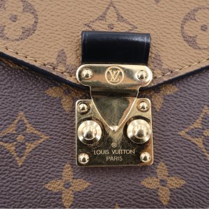 Louis Vuitton Pochette Metis Monogram Reverse Canvas Handtaschen Louis Vuitton 34