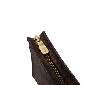 Louis Vuitton Poche Toilette 19 Monogram Canvas Kleinlederwaren Louis Vuitton 22