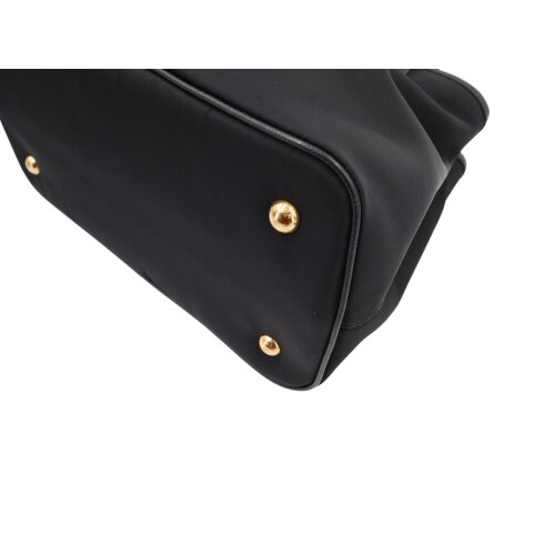 Prada Nylon Tasche mit Schulterriemen Handtaschen Prada 13